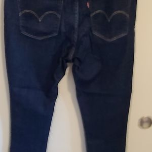 Ladies Levi's jeans